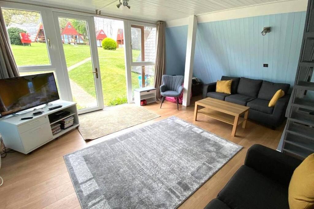 Front Line Chalet With Open Sea Views & Swimming Pool In Kingsdown No14 Villa Dış mekan fotoğraf